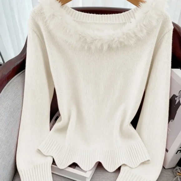 Sweaters - White Soft Sweater Furry Collar 1X